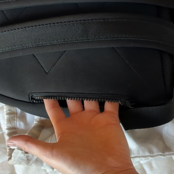 Like new Danger Dover Small Dakota backpack in black neoprene - Picture 6 of 12